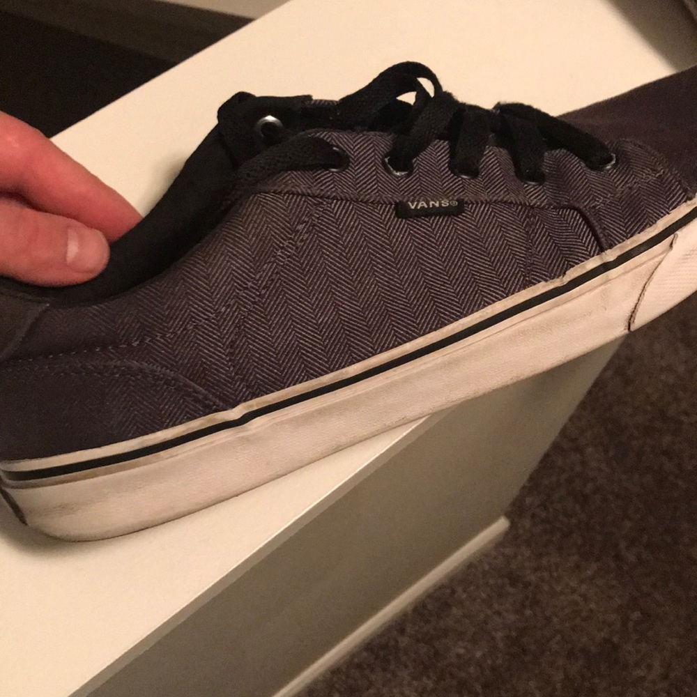 Vans - Picture 2 of 7
